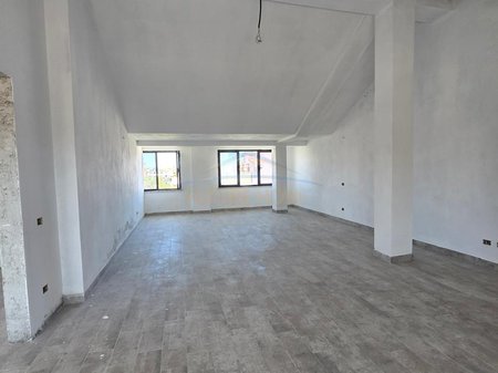 Shitet, Vile 3-Katëshe, Plazh, Durrës