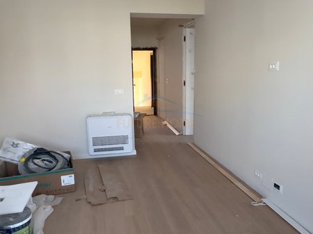 Qira, Ambient per Zyra, Kryqezimi i 21 Dhjetorit, Tiranë.