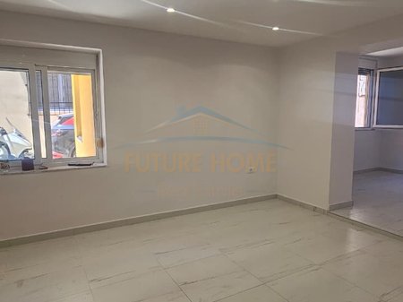 Shitet , Shtëpi Private 2-katëshe , Lagjja Re ,Durres