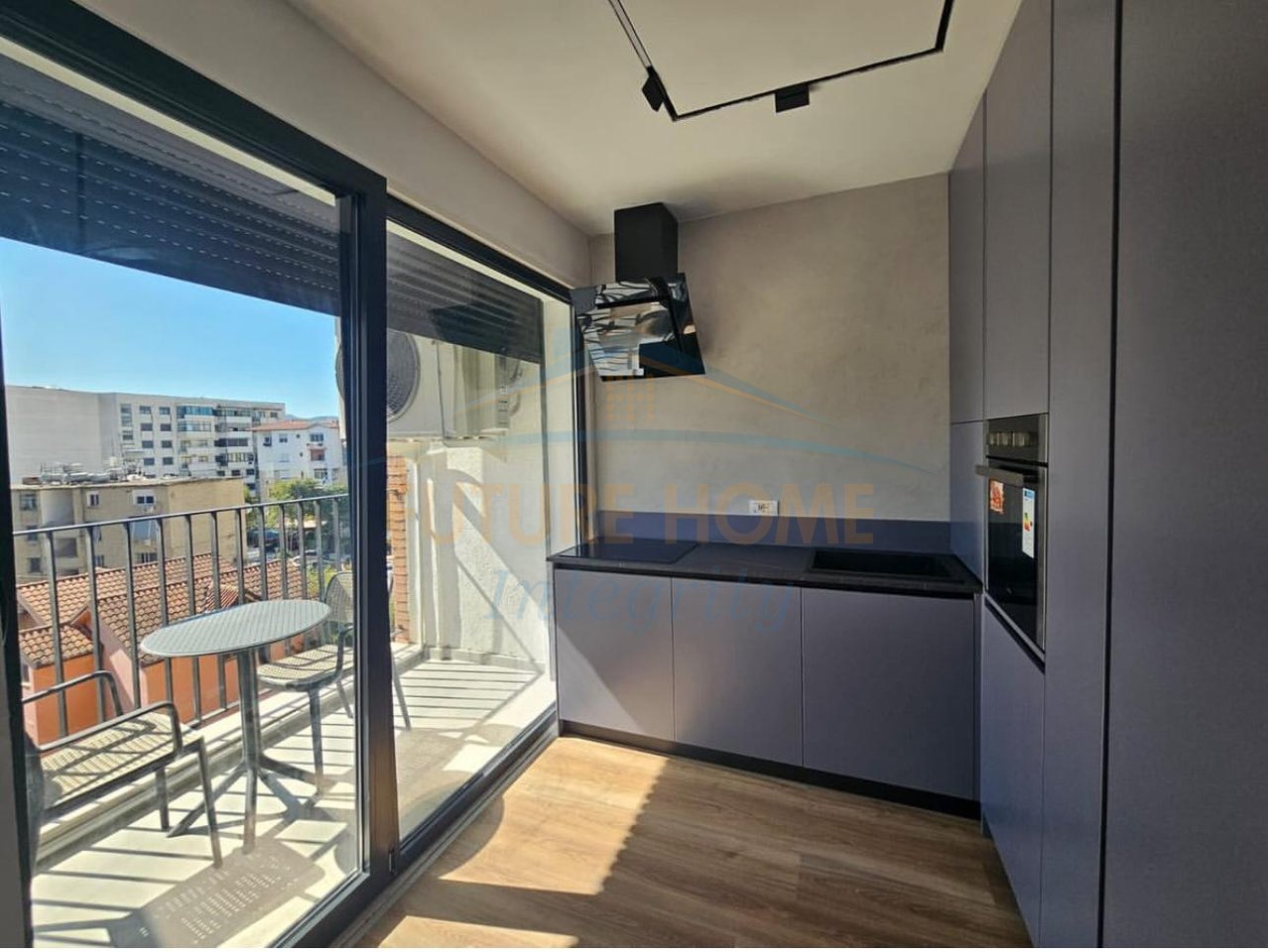 Qera, Apartament 2+1+2+Post Parkimi, Ish Tregu Elektrik, Tiranë.