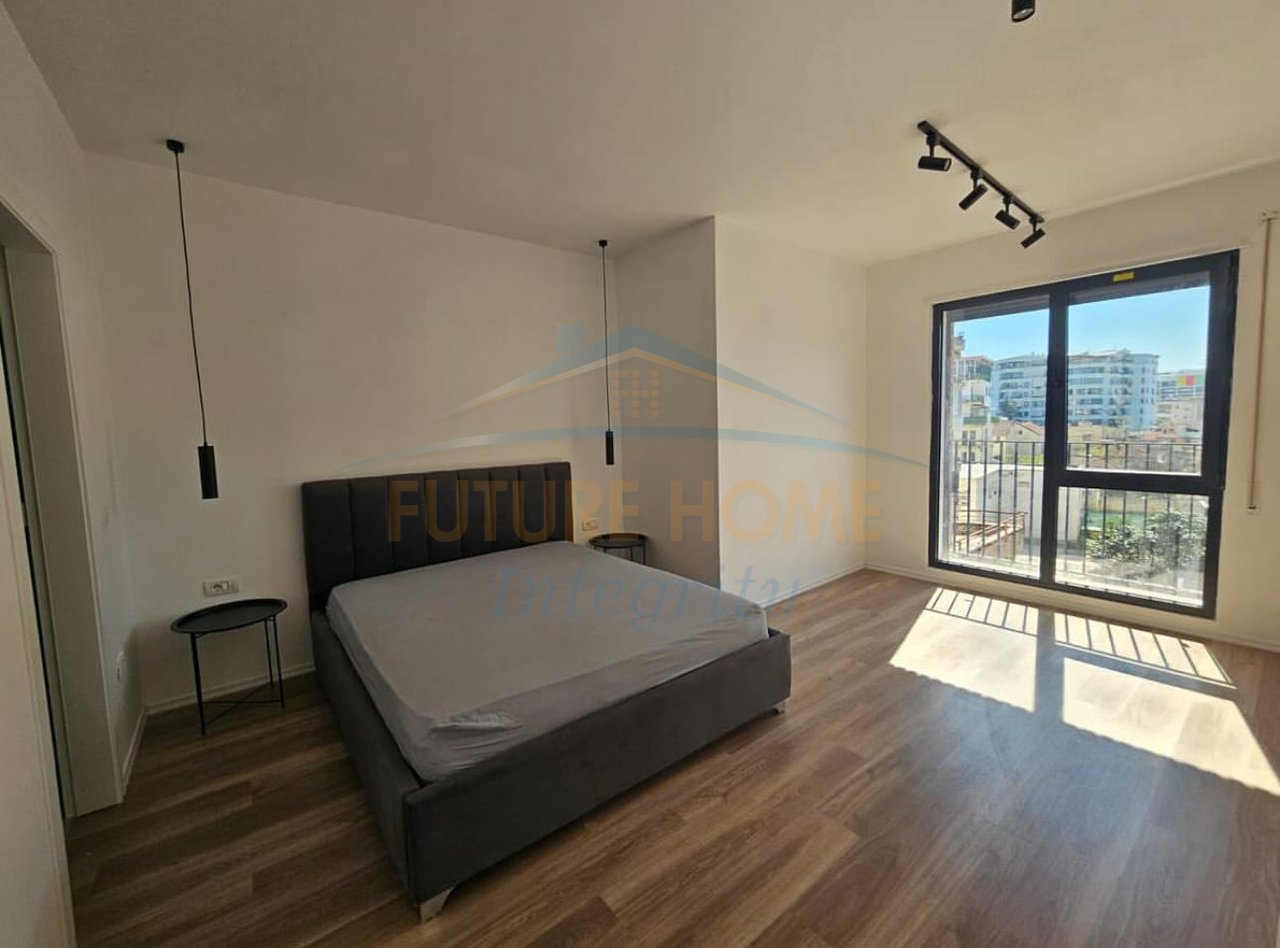 Qera, Apartament 2+1+2+Post Parkimi, Ish Tregu Elektrik, Tiranë.