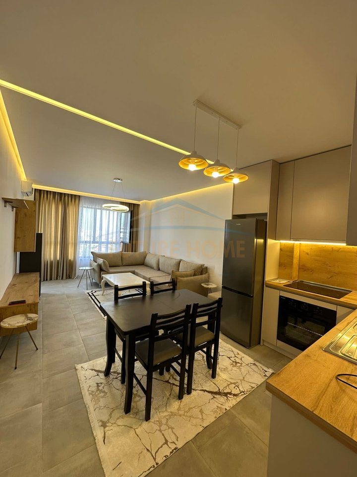 Shitet, Apartament 2+1, Kamëz