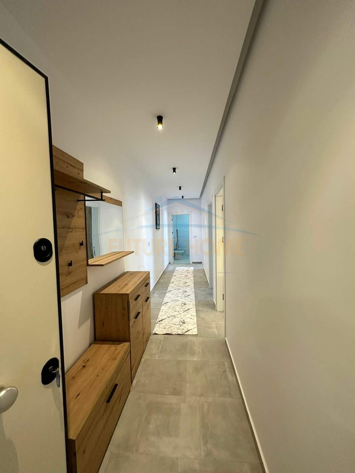 Shitet, Apartament 2+1, Kamëz