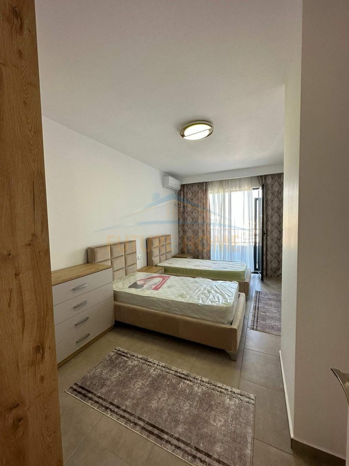 Shitet, Apartament 2+1, Kamëz
