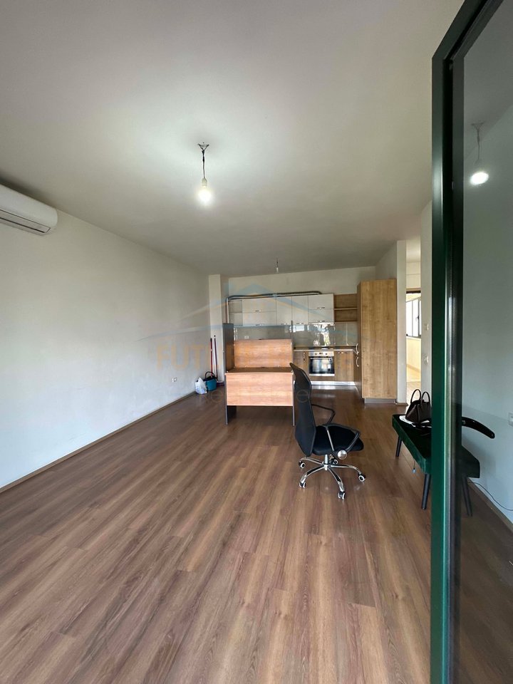 Qera, Apartament 3+1 + Post Parkimi, Green City, Unaza e Re