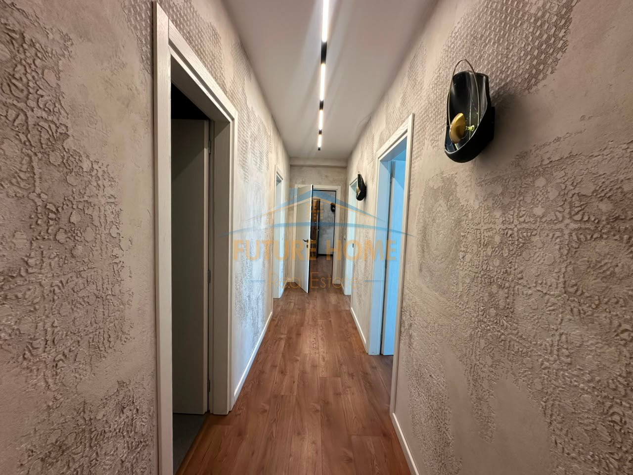 Shitje,Apartament 2+1+Parking,Perballe Delijorgjit !