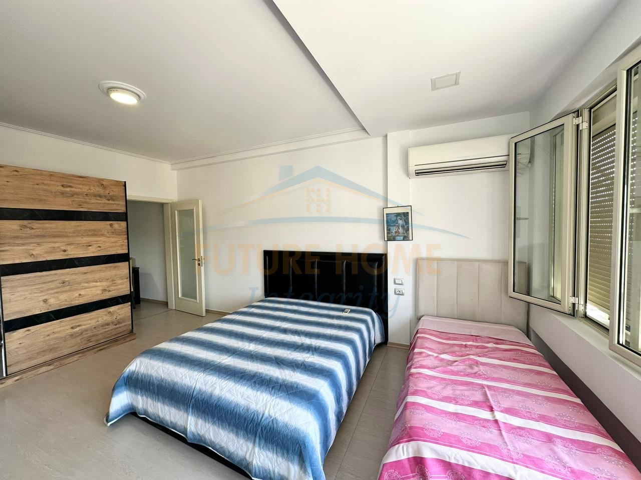 Shitet, Apartament 2+1+2, Kompleksi Grand, Tiranë.
