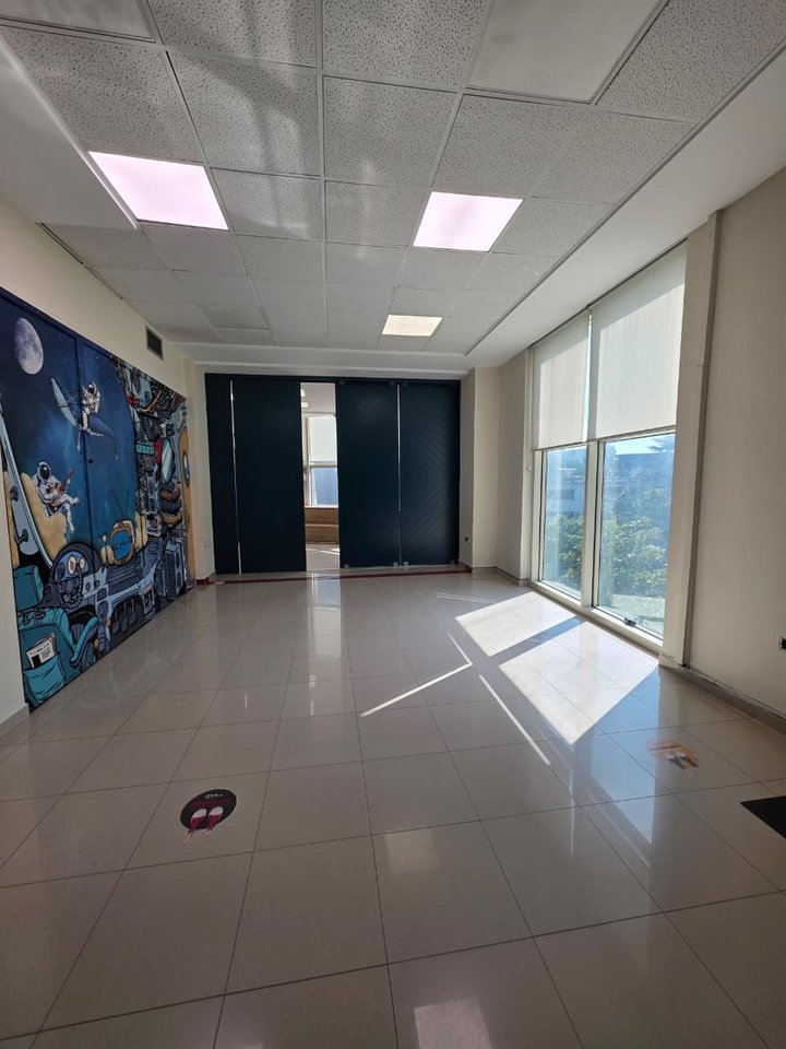 Affitto, ambiente per ufficio vicino all'Ambasciata Americana, Via di Elbasan