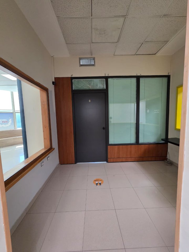 Affitto, ambiente per ufficio vicino all'Ambasciata Americana, Via di Elbasan
