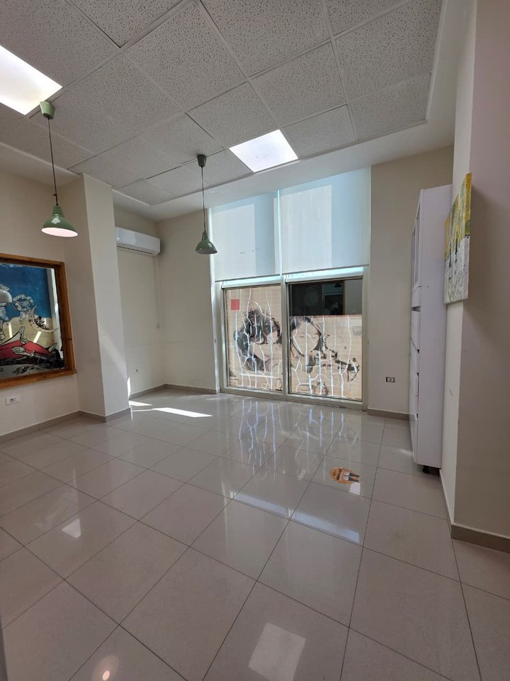 Affitto, ambiente per ufficio vicino all'Ambasciata Americana, Via di Elbasan