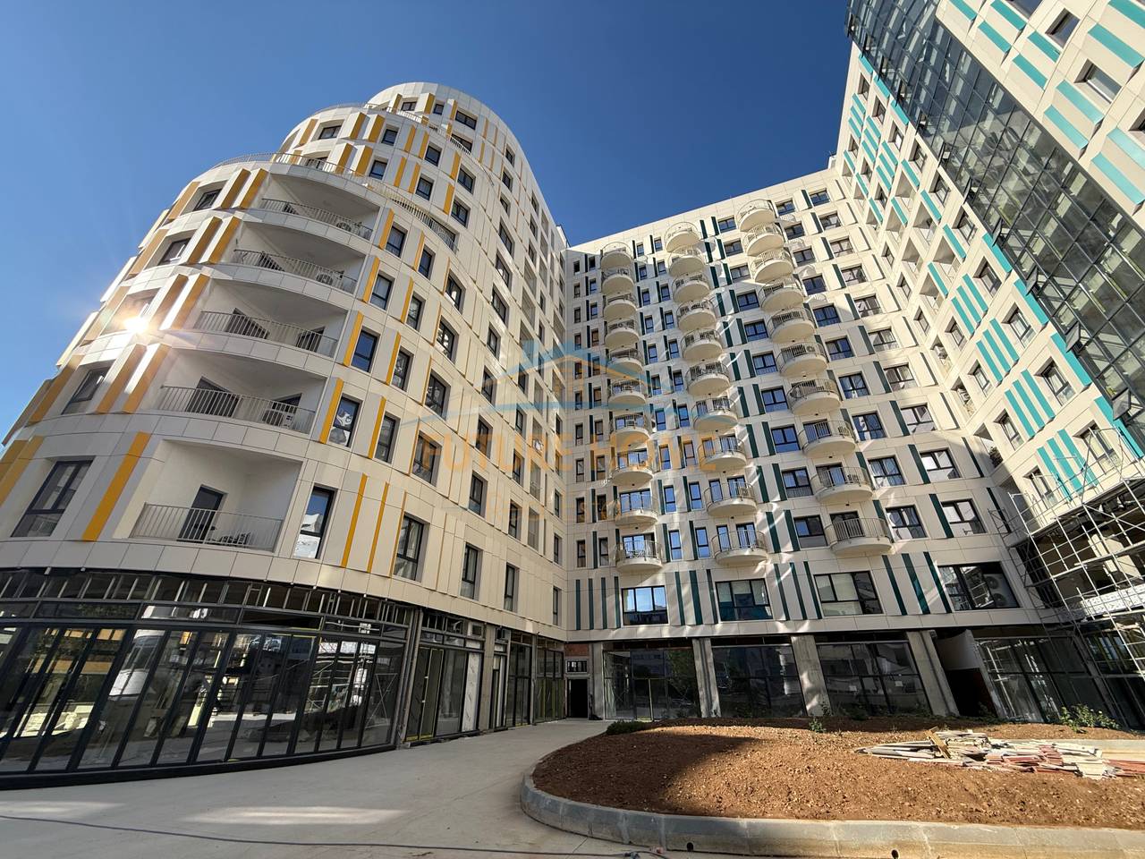 Shitet, Apartament 2+1+2 ,Zogu i Zi,Tiranë