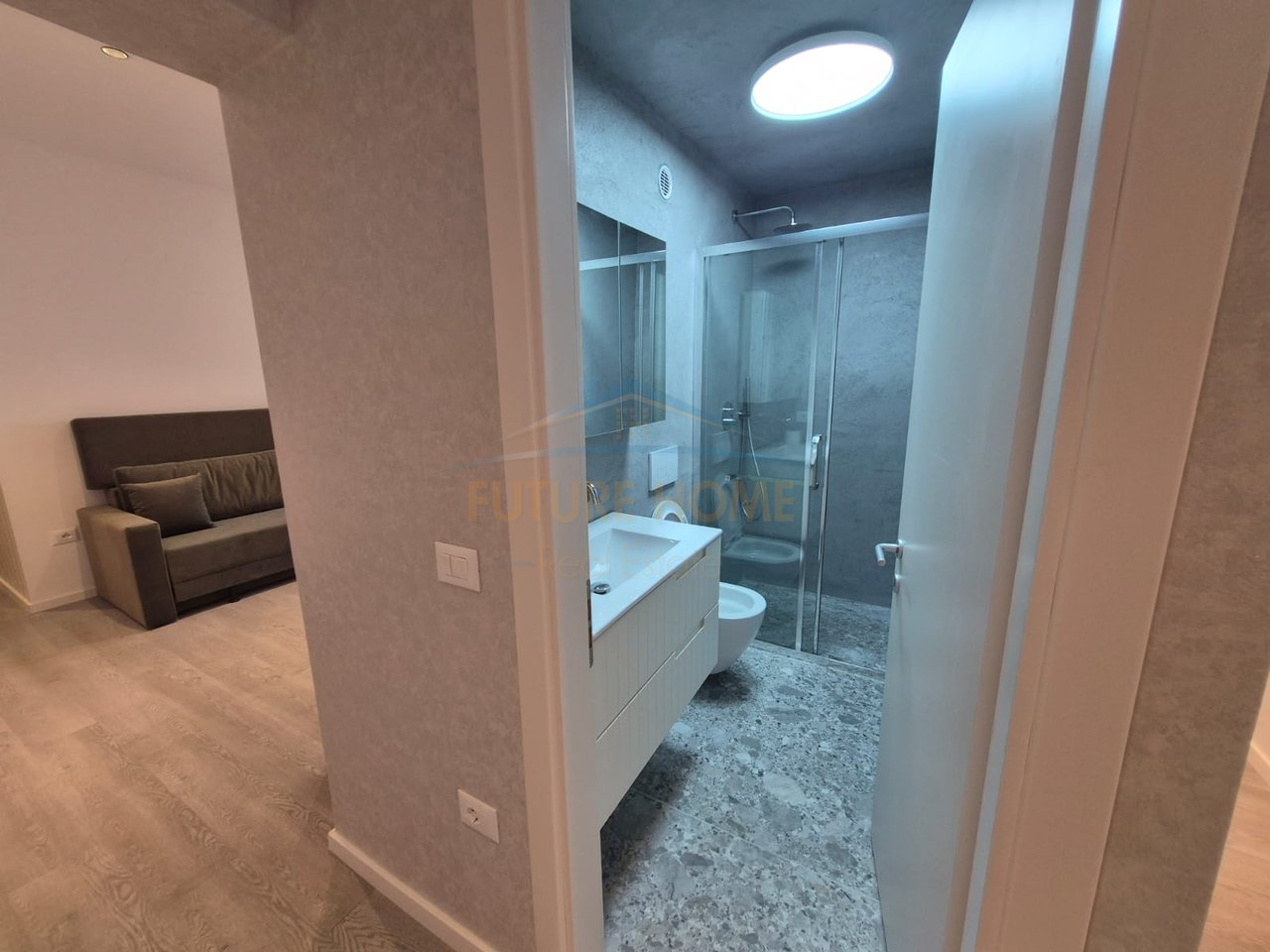 Shitet, Apartament 2+1, Garda
