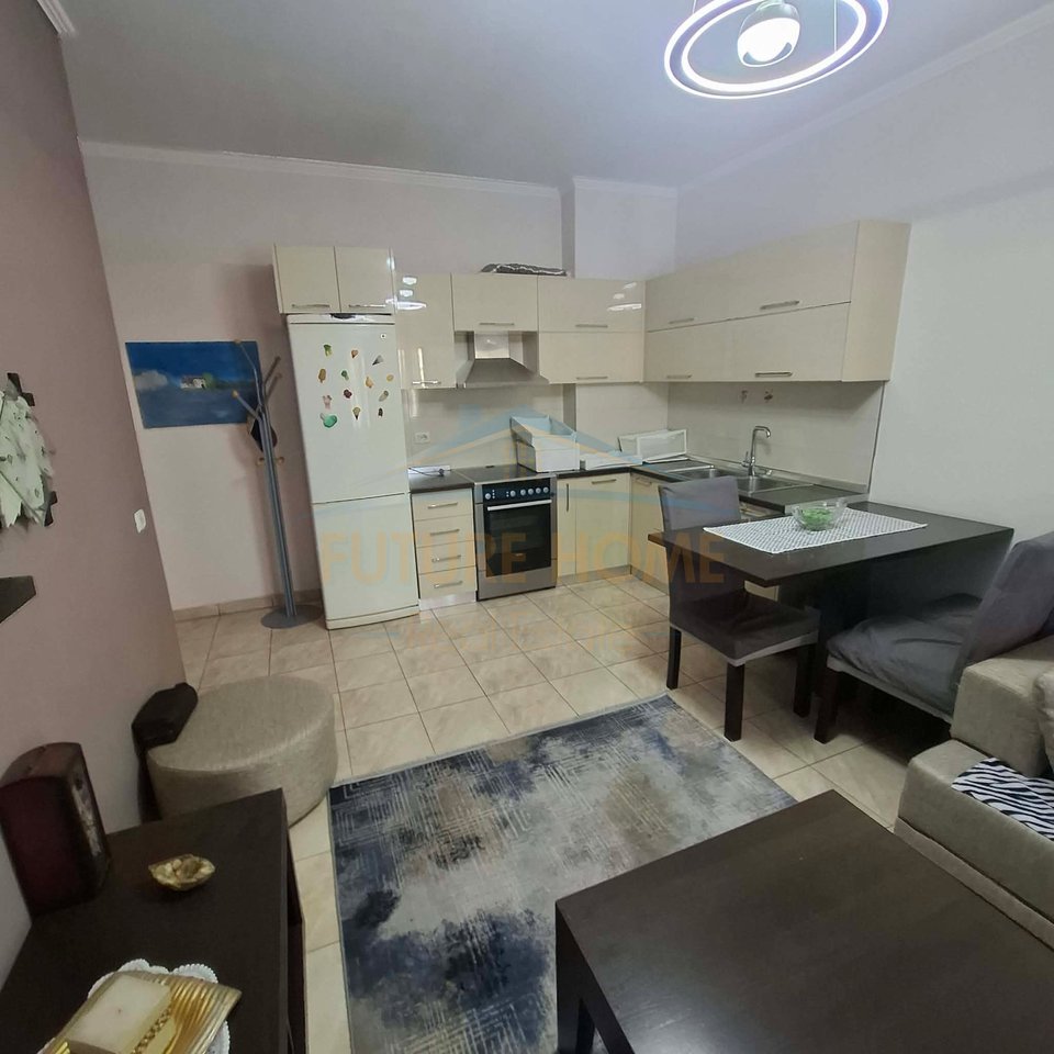 Shitet, Apartament 2+1, Rruga Astrit Losha, Unaza e Re
