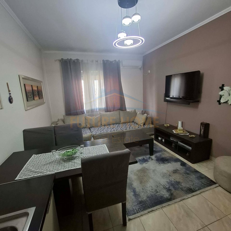 Shitet, Apartament 2+1, Rruga Astrit Losha, Unaza e Re
