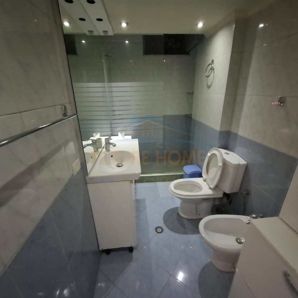 Shitet, Apartament 2+1, Rruga Astrit Losha, Unaza e Re