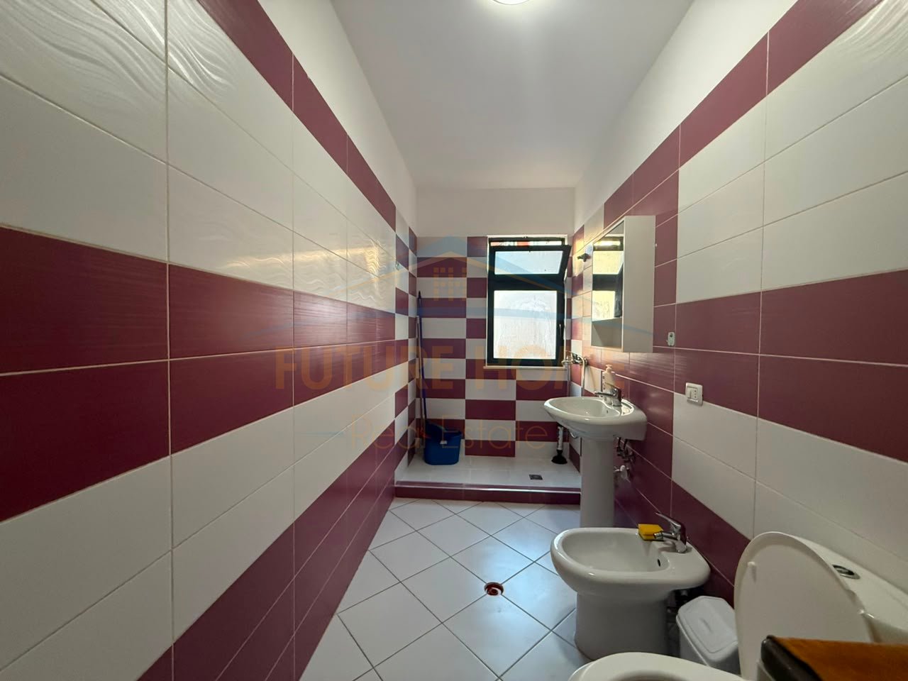 Affitto, Appartamento 2+1+2, Complesso Molla, Viale Migjeni