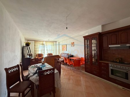 Shitet Apartament 2+1+2 ,Plazh Hekurudha, Durres