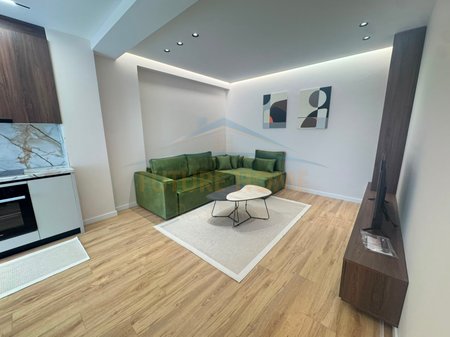 Shitet, Apartament 1+1,Unaza Re