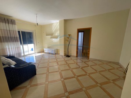 Qera, Apartament 3+1+2, Lagjia 3, Durres
