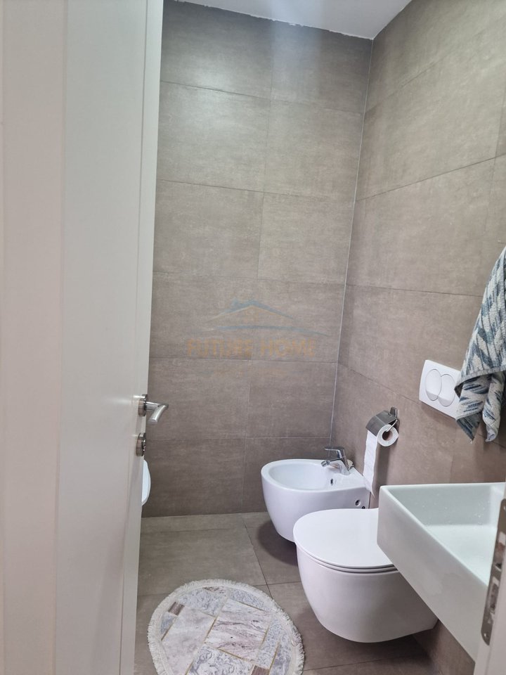 Rent, 2-Storey Villa, Porcelan