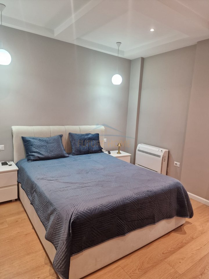 Rent, 2-Storey Villa, Porcelan