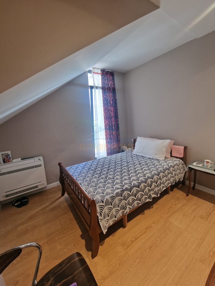 Rent, 2-Storey Villa, Porcelan