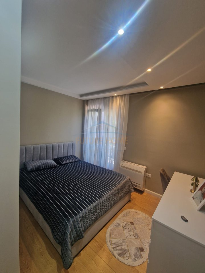 Rent, 2-Storey Villa, Porcelan