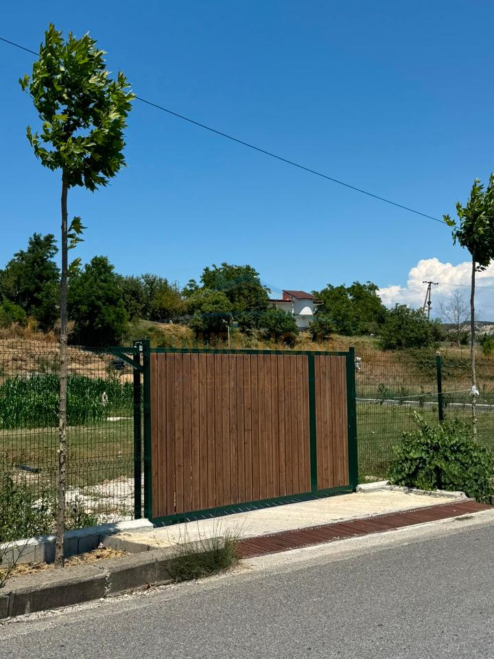 In vendita, Terreno, Pezë