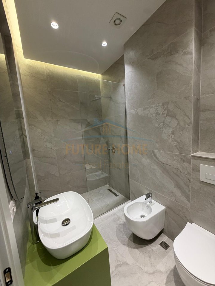 Qera, Apartament, 2+1+2+verande, Unaza e Re