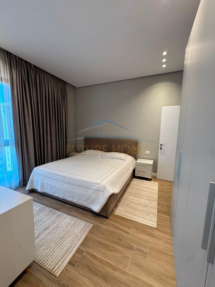 Qera, Apartament 2+1+2 + Post Parkimi, Square 21, Rruga e Kavajës