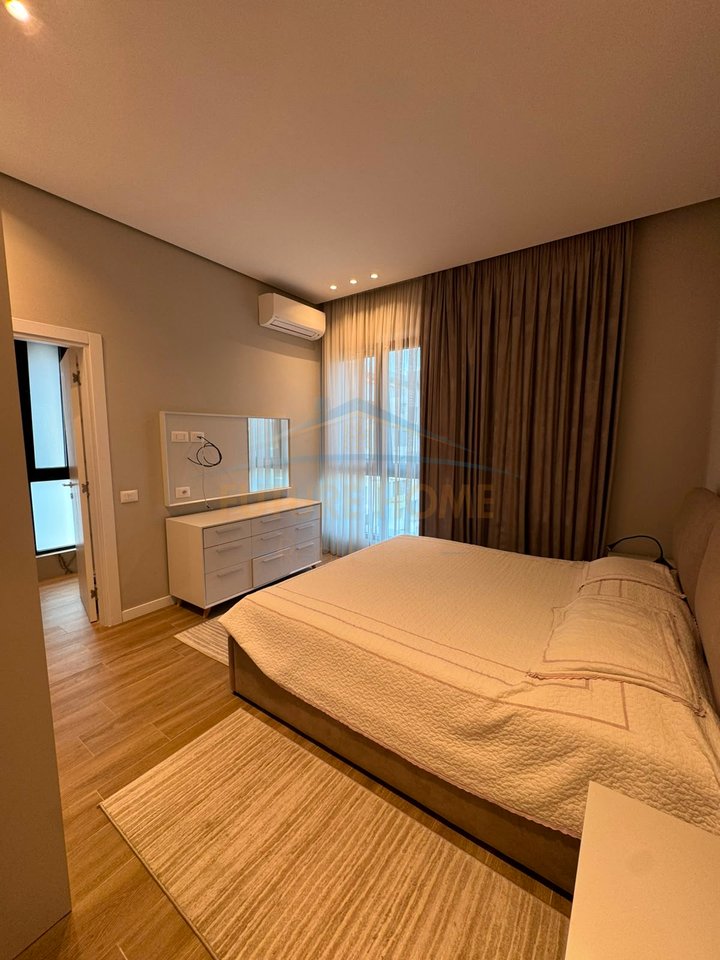 Qera, Apartament 2+1+2 + Post Parkimi, Square 21, Rruga e Kavajës
