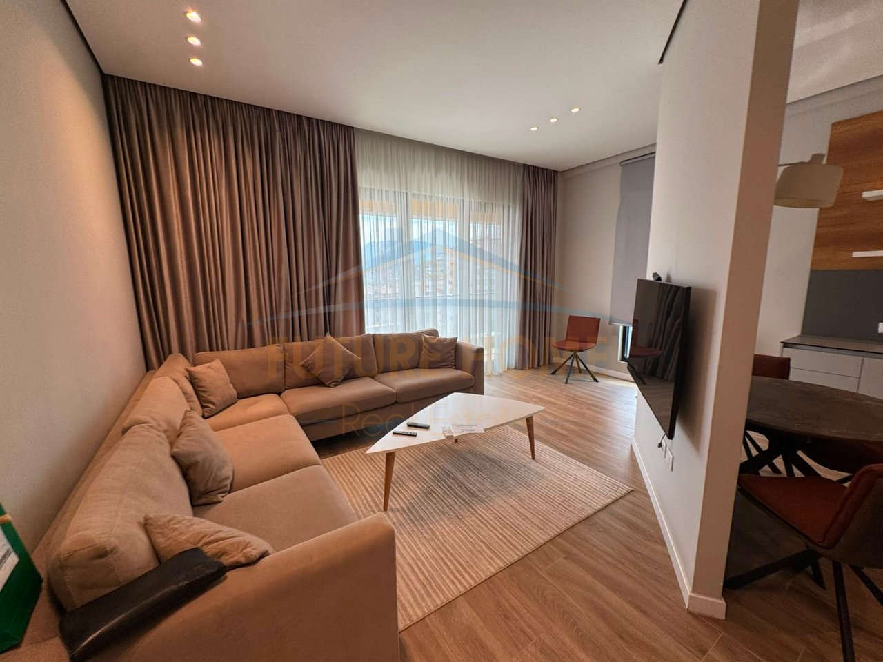 Qera, Apartament 2+1+2 + Post Parkimi, Square 21, Rruga e Kavajës