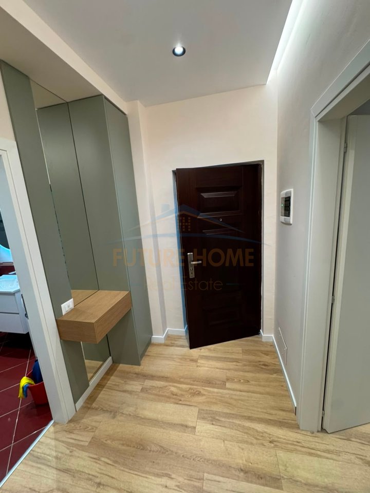 Shitet, Apartament 1+1,Unaza Re