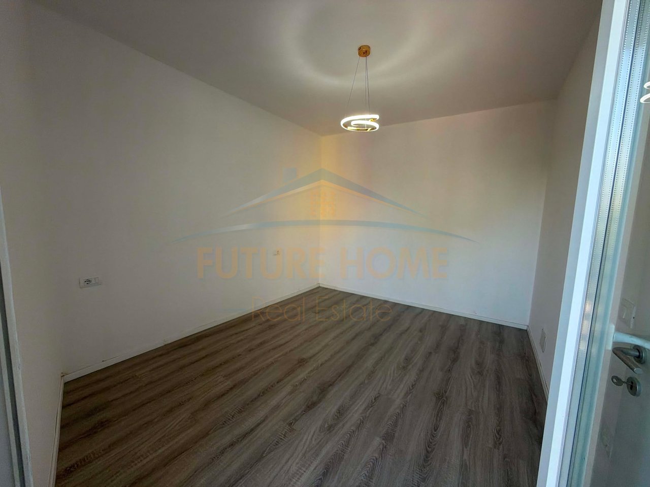 Affitto, Appartamento 1+1, Complesso E88, Laprakë