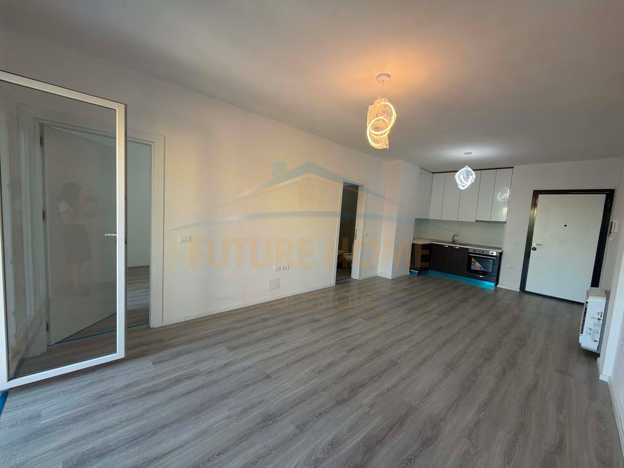 Affitto, Appartamento 1+1, Complesso E88, Laprakë