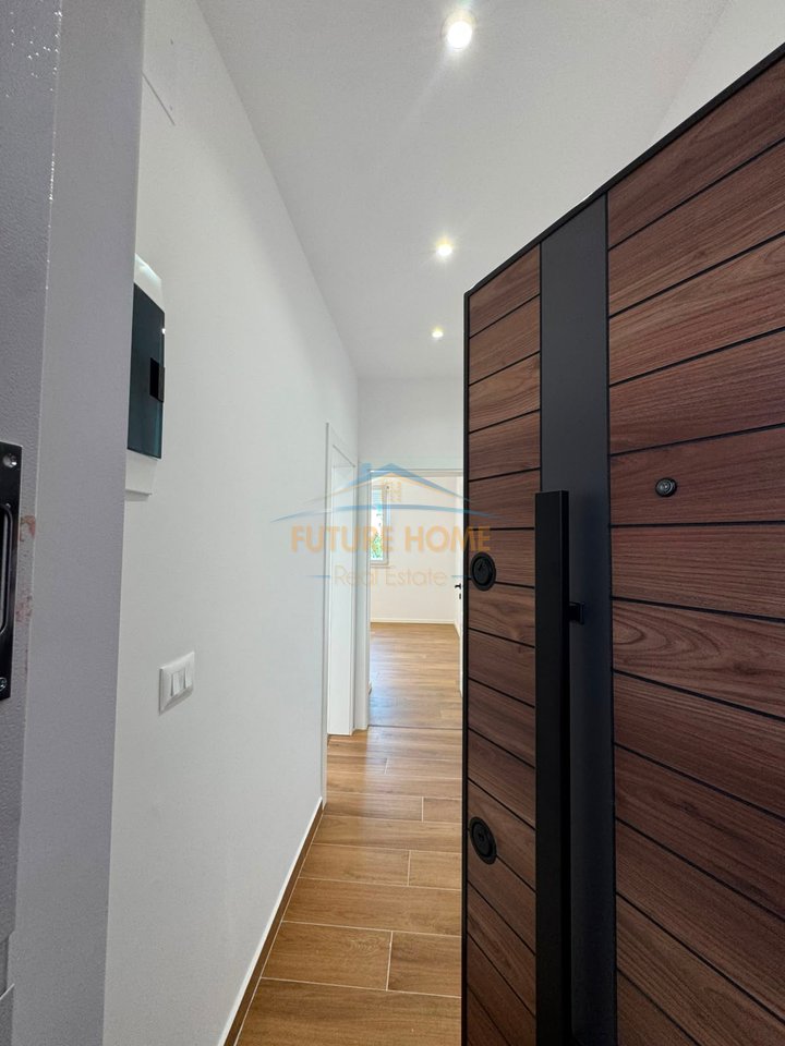 Shitet, Apartament 2+1, Rruga 4 Dëshmorët , Tiranë