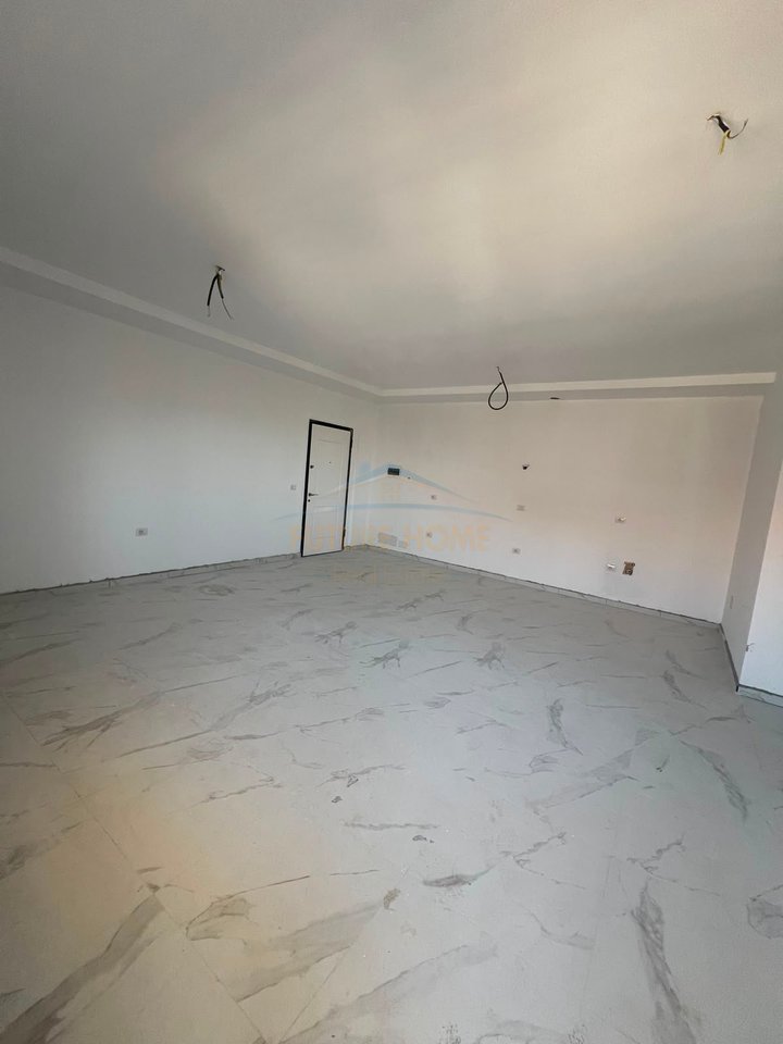 Shitet, Apartament 2+1, Rezidenca Lake Land, Farke