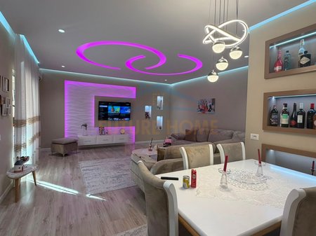 Shitet, Apartament 2+1, Unaza e Re, Tiranë