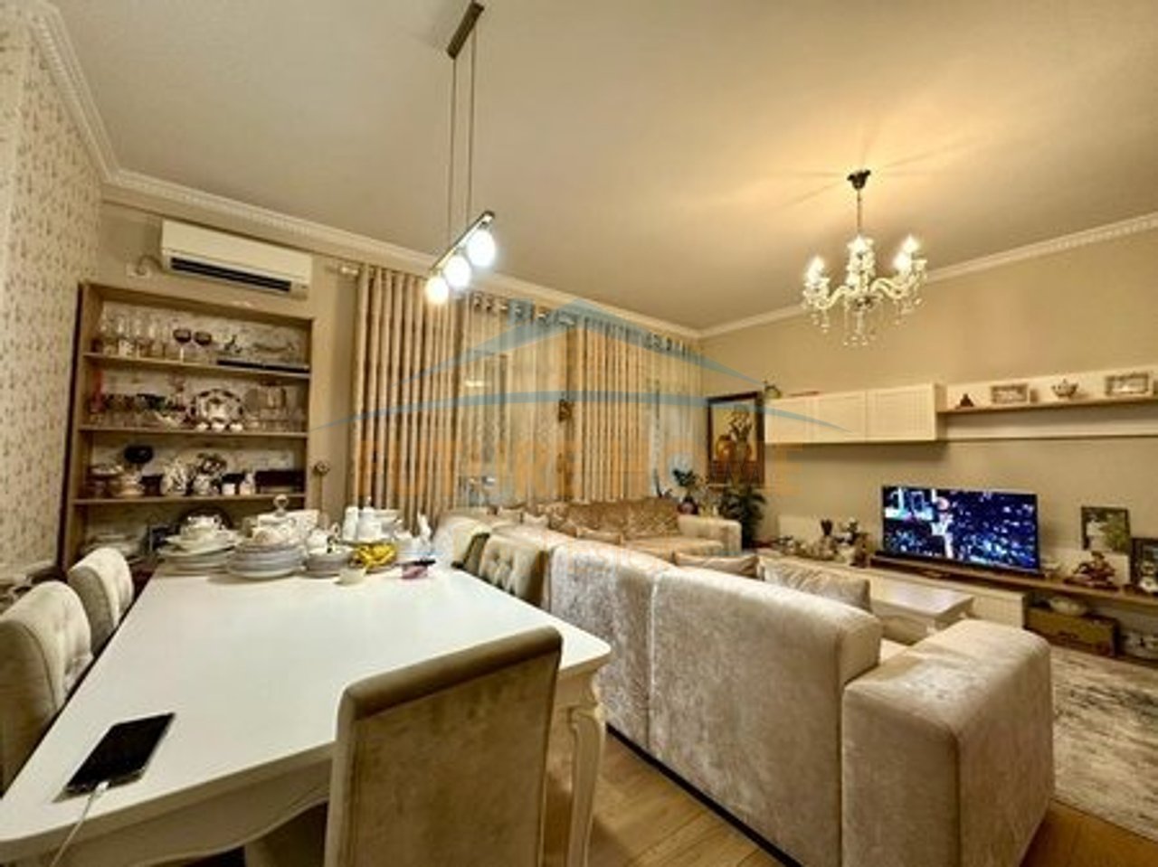 In vendita, Appartamento 3+1+2, Lago Secco, Tirana.