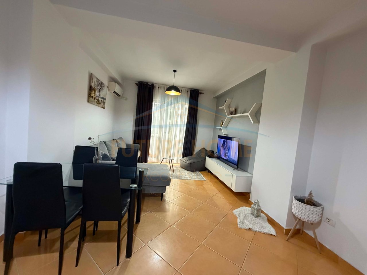 Shitet, Apartament 2+1 + Post Parkimi, Unaza e Re