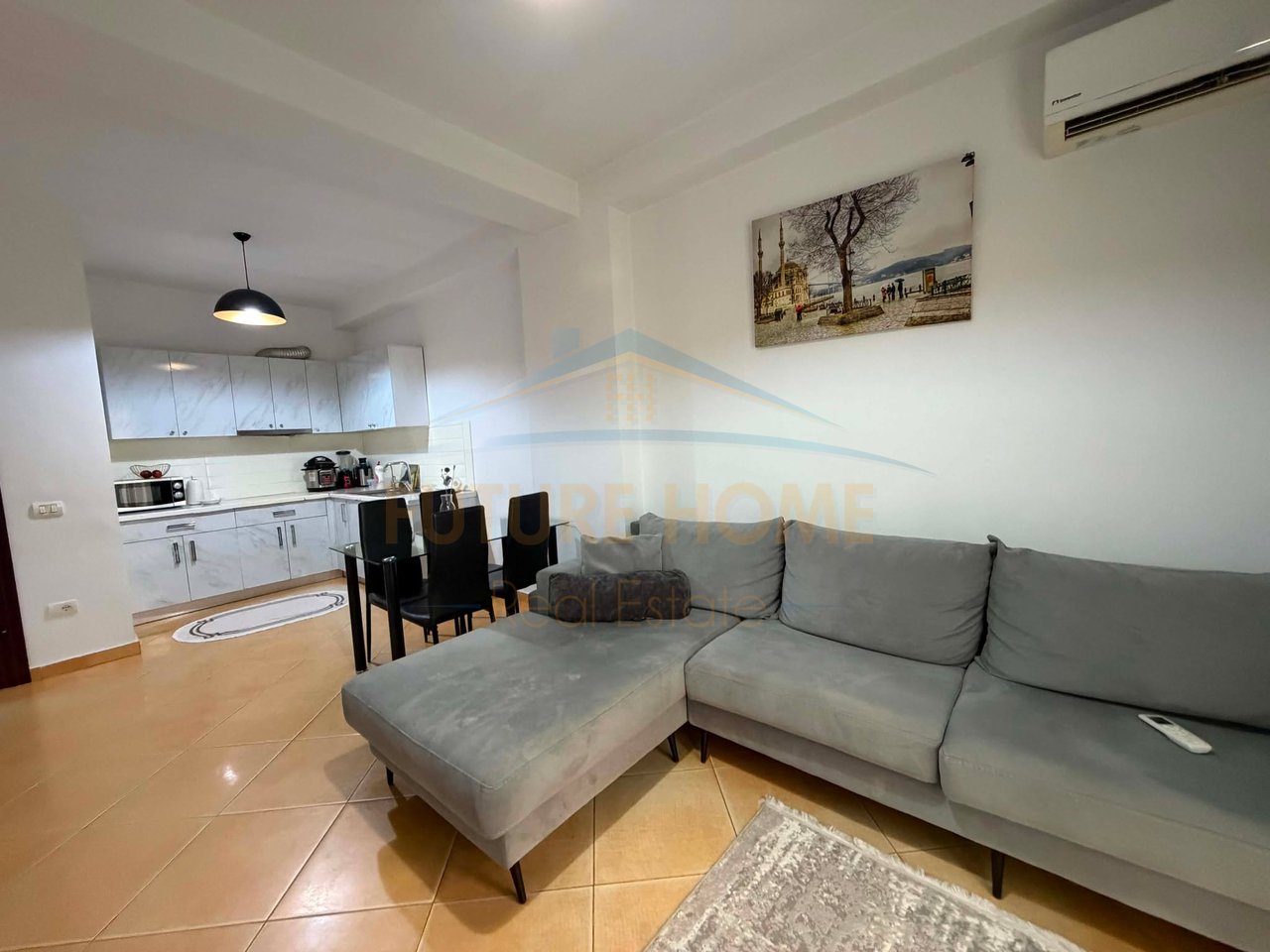 Shitet, Apartament 2+1 + Post Parkimi, Unaza e Re
