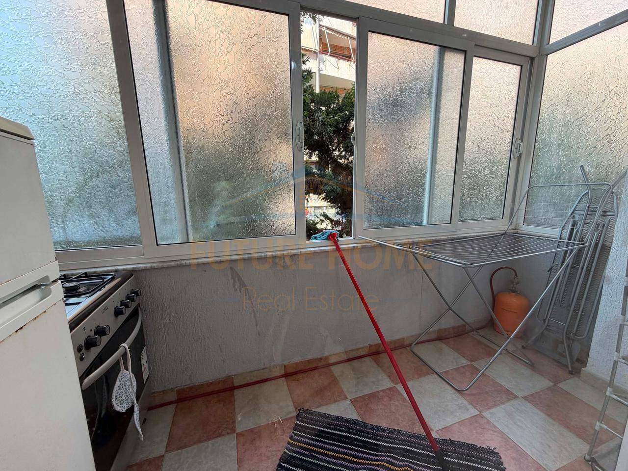 Shitet, Apartament 2+1 + Post Parkimi, Unaza e Re