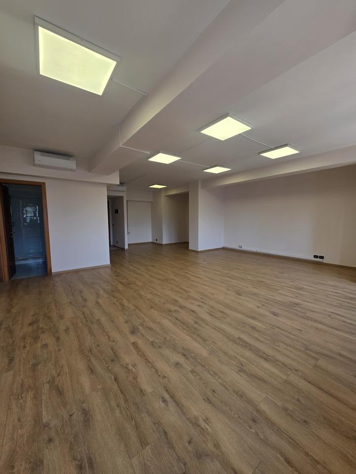 Qera, Ambient Biznesi, Qender, Tirane.