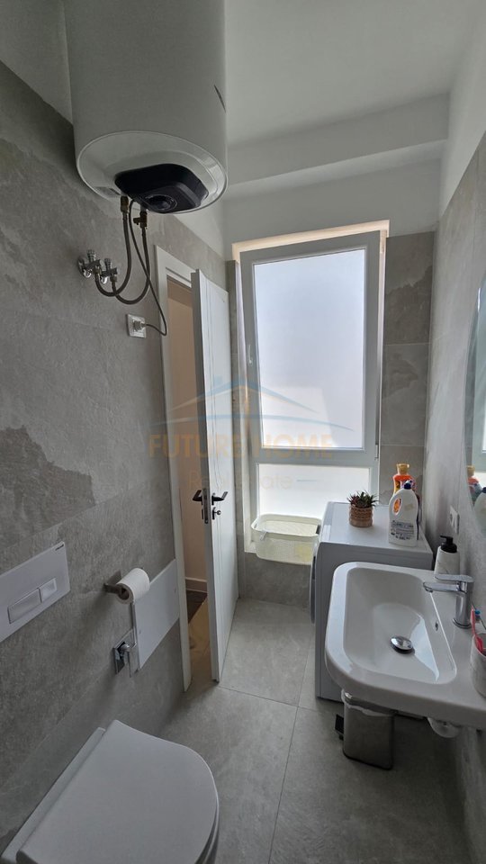 Shitet, Apartament 2+1+2 + Garazh, Sauk