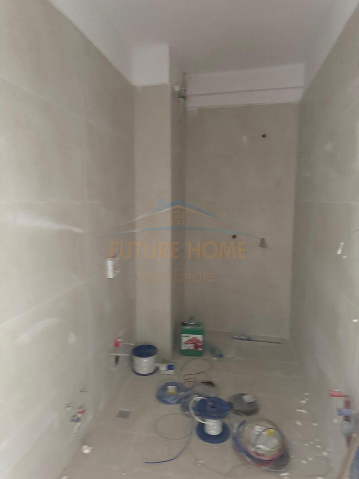 Shitet, Apartament 1+1, prane Shkolles Osman Myderizi, Tirane