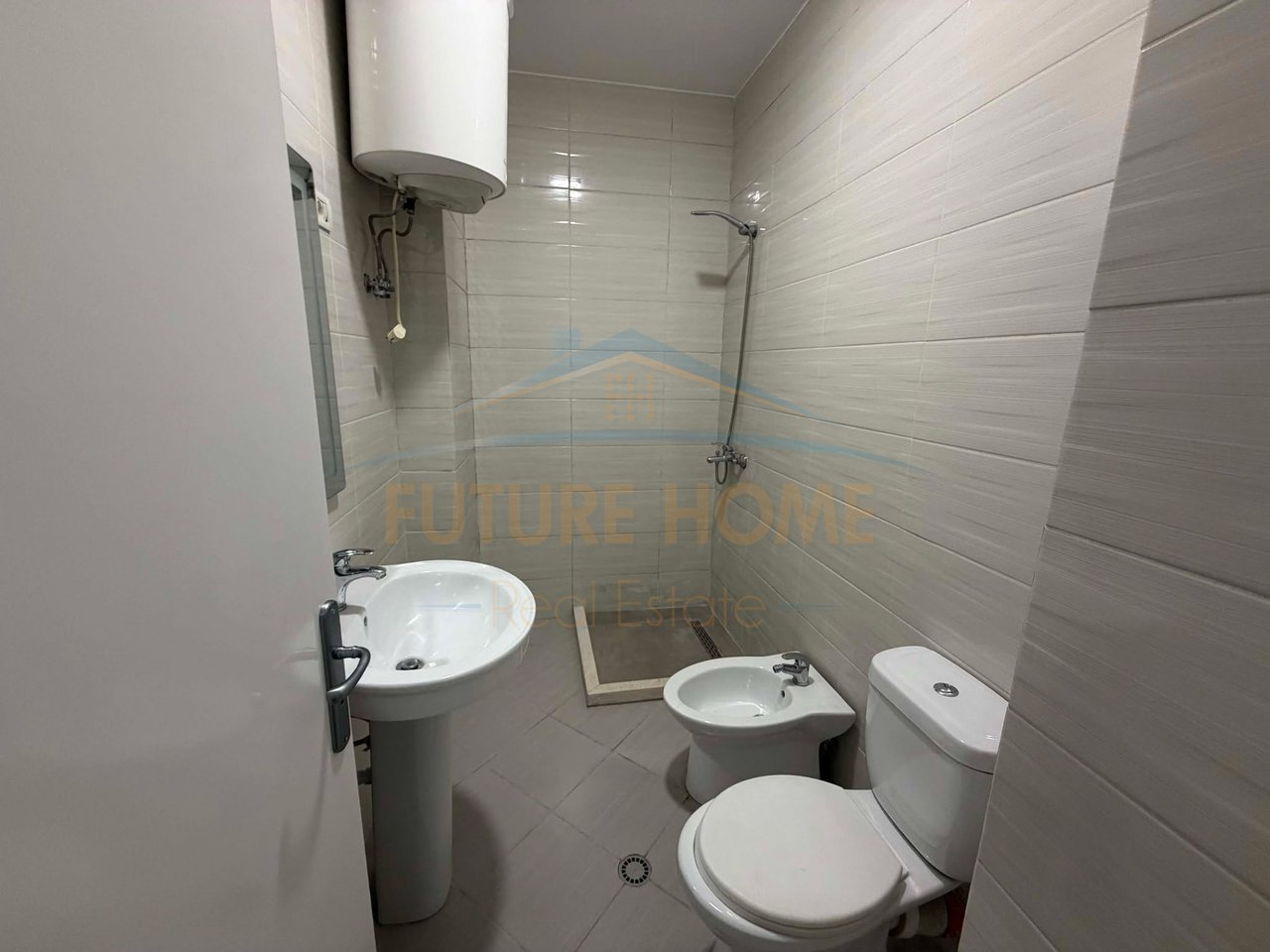 Shitet, Apartament 1+1, Unaza e Re