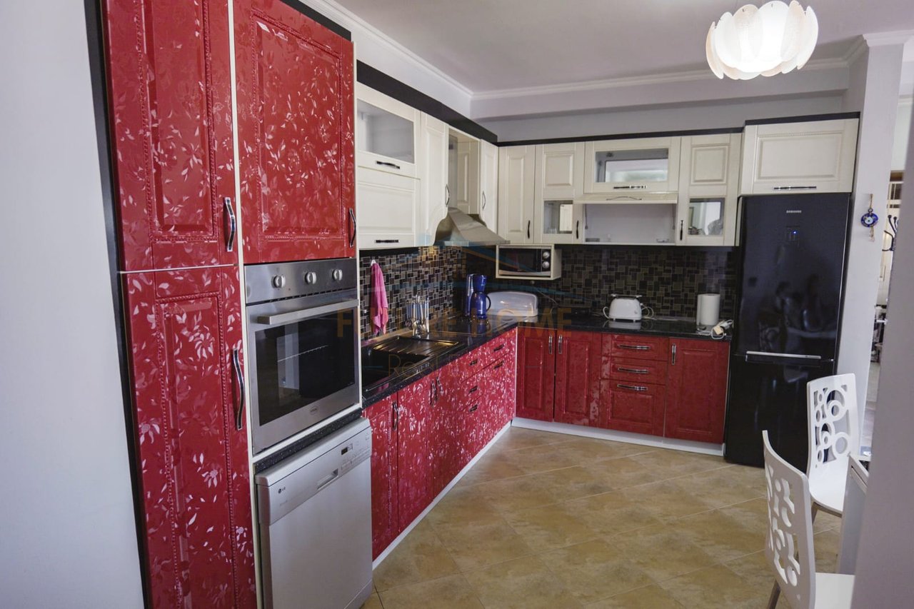 For sale, Apartment 2+1+2 Balconies, Cold Water, Vlora.