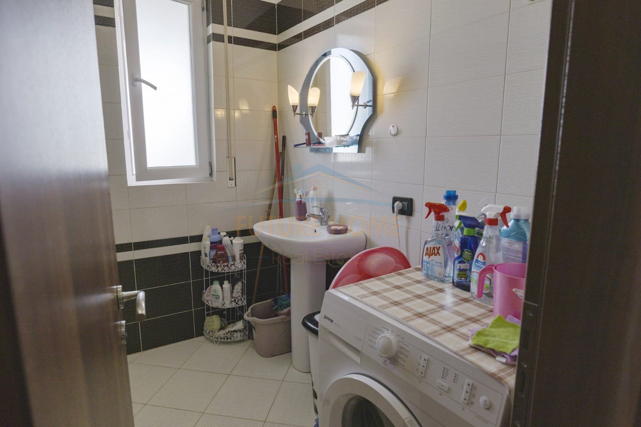 For sale, Apartment 2+1+2 Balconies, Cold Water, Vlora.