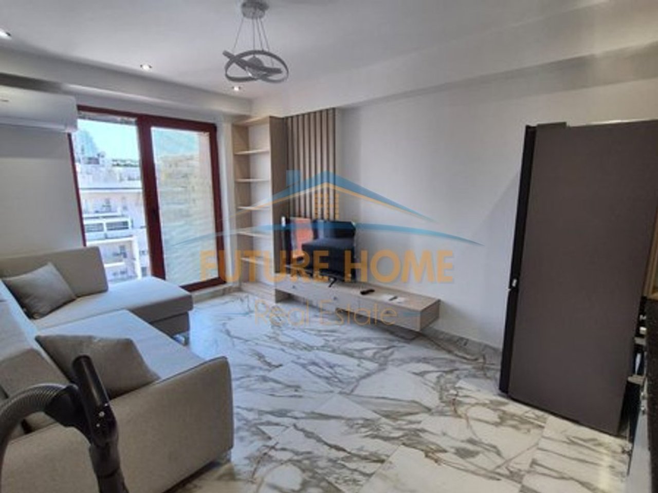 Shitet, Apartament 1+1,Qender, Tiranë.