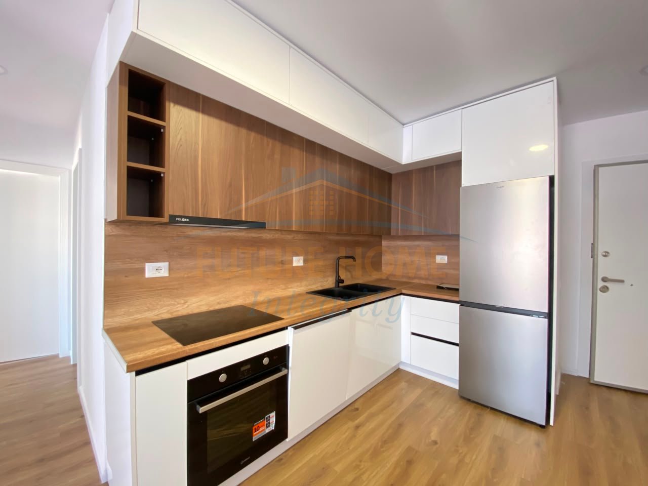 Rent, Apartment 2+1+Parking Space, Kadiu Complex, Tirana.